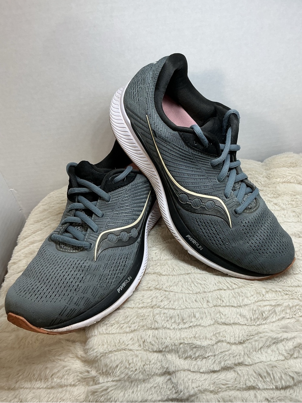 Saucony Guide 14 Womens Running Shoes Gray S10654 Size 9.5 Stability Athletic